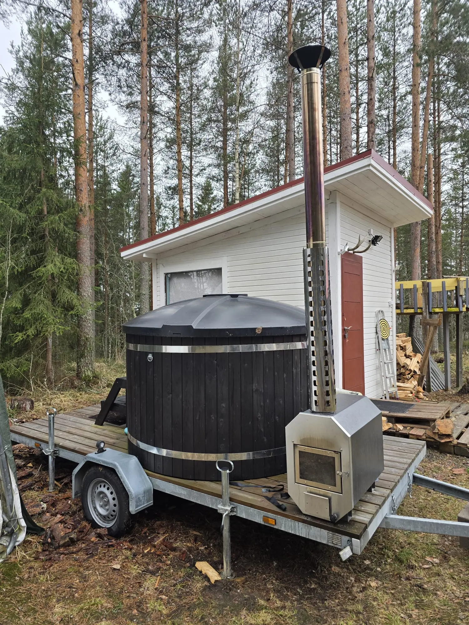Puulämmitteinen palju Joutsassa - Keski-Suomi